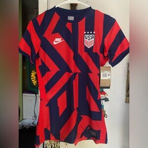 USA jerseys, it’s blue and red, perfect condition. Brand new!